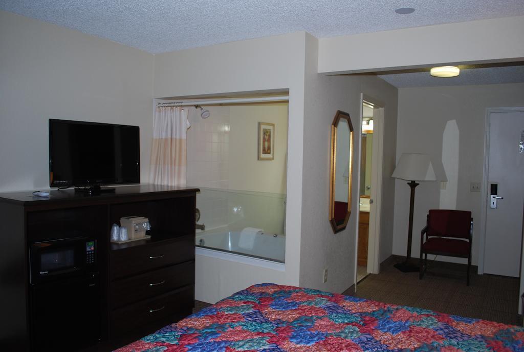 Hotel Clinton &